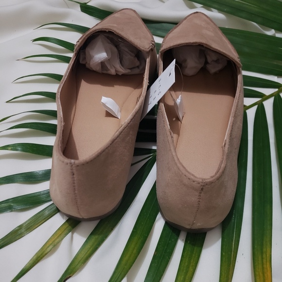 Last pair!! NWT Women's Pointy Toe Loafers- Tan - Picture 3 of 4